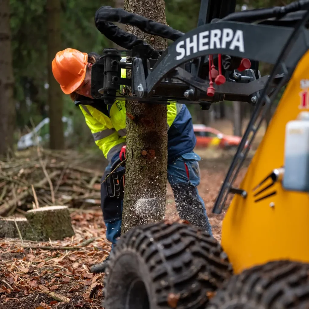 bomengrijper zwart en SHERPA 100