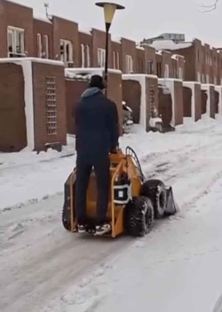 SHERPA 100 Diesel sneeuw