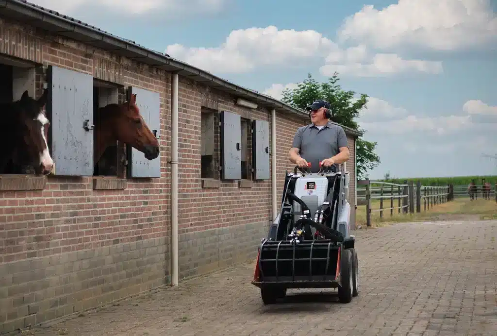 SHERPA miniloader in actie op manege